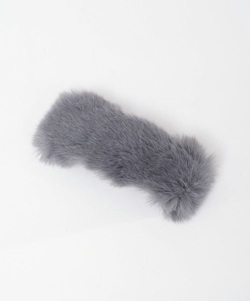 Khaju（カージュ）の「【WEB限定】Khaju:フェイクファーバレッタ◇◇（バレッタ/ヘアクリップ・レディース・ブラック/グレー/ブルー/キャメル/ピンク・ONE SIZE）」の6枚目の写真