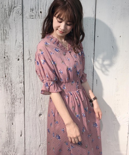 ロンスプ　ピンク✖️グレー emi+（エミプラス）の「サイド紐 ロングワンピース（ワンピース）」 - WEAR