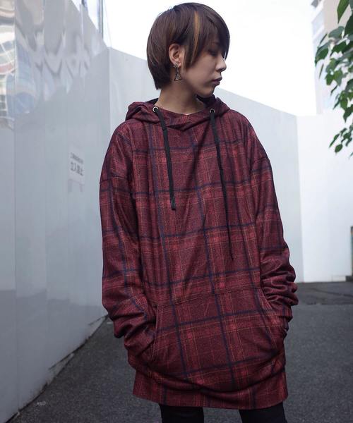rovtski（ロフトスキー）の「rovtski【ビッグシルエット】ウォーマージャージ2018 エクストラビックパーカー/WARMER JERZY 2018 PO EXTRA BIGGER（パーカー・レディース・ワイン/ホワイト×レッド/ブラック/グリーン・FREE）」の4枚目の写真