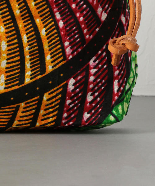 ODETTE E ODILE（オデットエオディール）の「Kanga lesoｷﾝﾁｬｸ（ショルダーバッグ・レディース・オレンジ/イエロー/ケリー/ネイビー・FREE）」の13枚目の写真