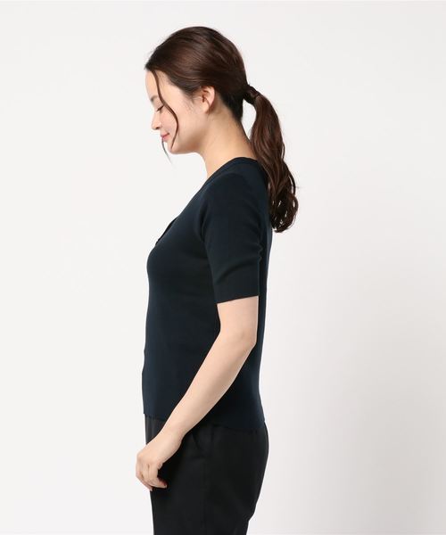 NATURAL BEAUTY BASIC（ナチュラルビューティーベーシック）の「[洗える]サマーコットンベーシックニット（ニット/セーター・レディース・ベージュ/ネイビー/オフホワイト/マジェンタ/ホワイト系その他/ダークブルー・MEDIUM）」の8枚目の写真