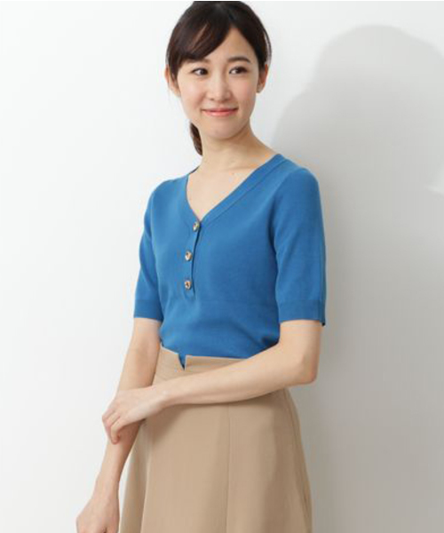 NATURAL BEAUTY BASIC（ナチュラルビューティーベーシック）の「[洗える]サマーコットンベーシックニット（ニット/セーター・レディース・ベージュ/ネイビー/オフホワイト/マジェンタ/ホワイト系その他/ダークブルー・MEDIUM）」の6枚目の写真