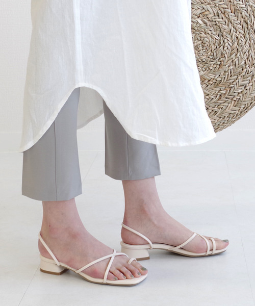 AmiAmi(アミアミ)の「細ストラップ2WAYトングサンダル(サンダル・レディース・ブラック/ベージュ/ブラウン/アイボリー/ゴールド/パイソン/キャメル/グリーン/ライトグレー/グレイッシュベージュ・LL/S/M/L)」の17枚目の写真