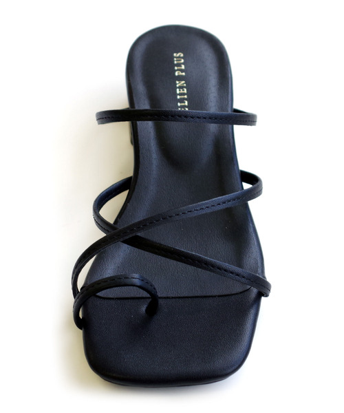 AmiAmi(アミアミ)の「細ストラップ2WAYトングサンダル(サンダル・レディース・ブラック/ベージュ/ブラウン/アイボリー/ゴールド/パイソン/キャメル/グリーン/ライトグレー/グレイッシュベージュ・LL/S/M/L)」の21枚目の写真