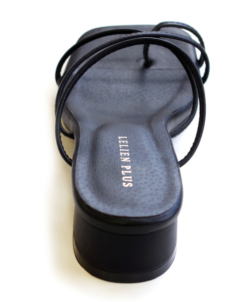 AmiAmi(アミアミ)の「細ストラップ2WAYトングサンダル(サンダル・レディース・ブラック/ベージュ/ブラウン/アイボリー/ゴールド/パイソン/キャメル/グリーン/ライトグレー/グレイッシュベージュ・LL/S/M/L)」の22枚目の写真