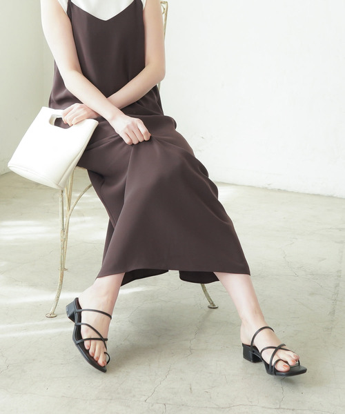 AmiAmi(アミアミ)の「細ストラップ2WAYトングサンダル(サンダル・レディース・ブラック/ベージュ/ブラウン/アイボリー/ゴールド/パイソン/キャメル/グリーン/ライトグレー/グレイッシュベージュ・LL/S/M/L)」の13枚目の写真