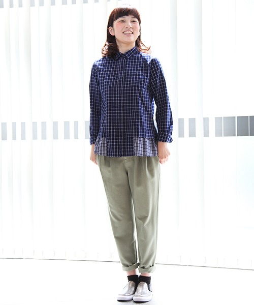 alcali(アルカリ)の「T/Rカルゼ ツータックパンツ(その他パンツ・レディース・ブラック/チャコール/オリーブ・2/3)」の1枚目の写真