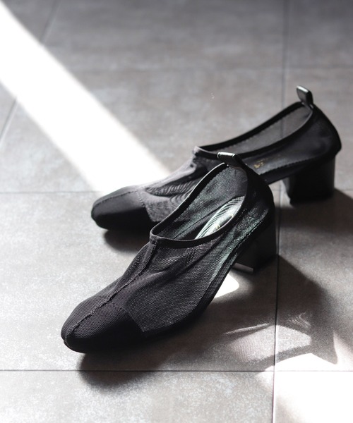 SESTO(セスト)の「センターシームストレッチ素材のアンクル丈カバードパンプスギャザーシューズ(パンプス・レディース・ブラック/ブラウン/アイボリー/ブラック系その他・22.5cm/23.5cm/24.5cm/23.0cm/24.0cm)」の3枚目の写真