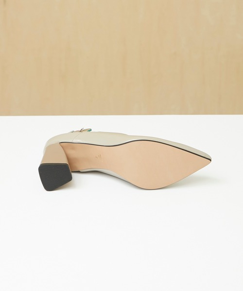 UNITED TOKYO（ユナイテッドトウキョウ）の「バイカラーヒールサボ（パンプス・レディース・ブラック/ベージュ・1/2）」の13枚目の写真