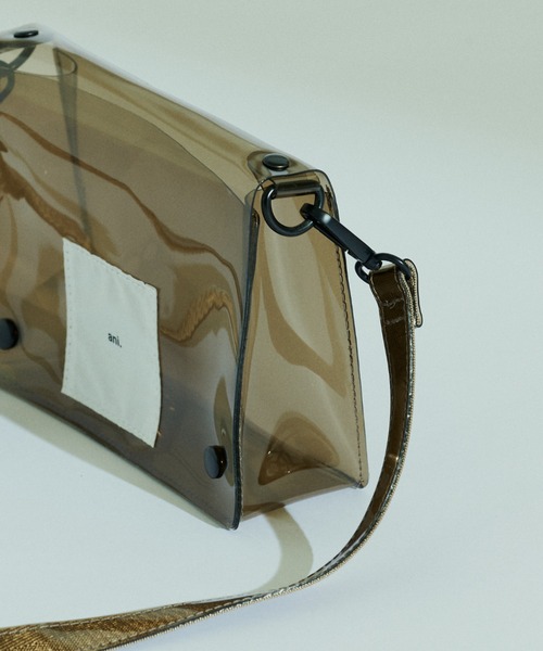 Daily russet（デイリー ラシット）の「【ani.】 PVCフラップショルダーバッグ（ショルダーバッグ・レディース・ブラック/ブラウン/グレー・FREE）」の8枚目の写真