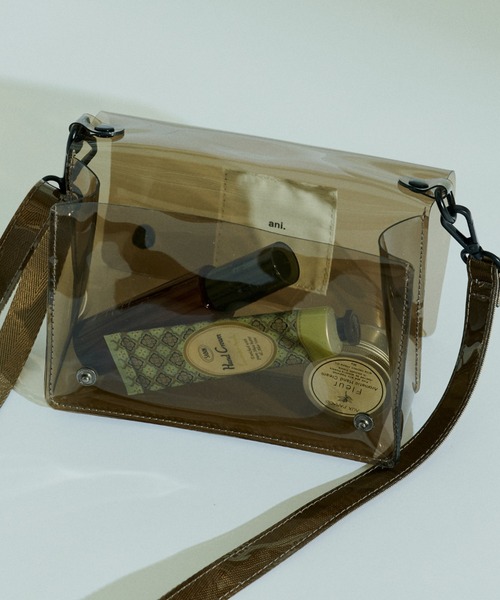 Daily russet（デイリー ラシット）の「【ani.】 PVCフラップショルダーバッグ（ショルダーバッグ・レディース・ブラック/ブラウン/グレー・FREE）」の11枚目の写真