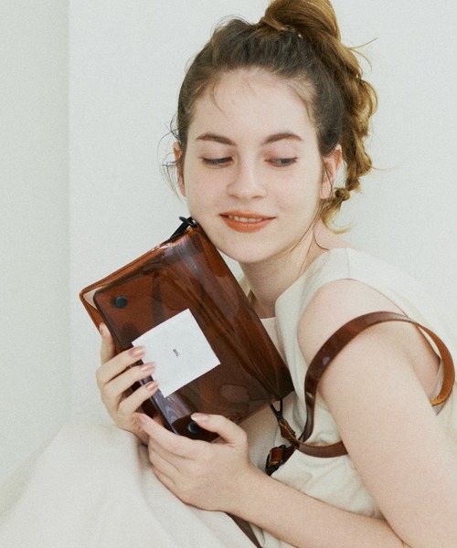 Daily russet（デイリー ラシット）の「【ani.】 PVCフラップショルダーバッグ（ショルダーバッグ・レディース・ブラック/ブラウン/グレー・FREE）」の19枚目の写真