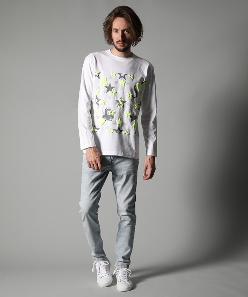 STUD MUFFIN（スタッドマフィン）の「mlt3396-5.6ozコットン天竺 ベアハートマルチフォームプリント LS Tシャツ（Tシャツ/カットソー・メンズ・ホワイト/ブラック・2/4/3）」の4枚目の写真