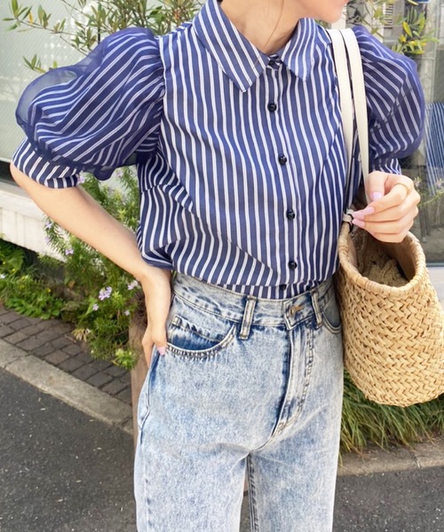 one after another NICE CLAUP(ワンアフターアナザーナイスクラップ)の「袖チュールパールボタンブラウス(シャツ/ブラウス・レディース・オフホワイト/ブラック/ネイビー系/レモンイエロー・FREE)」の3枚目の写真