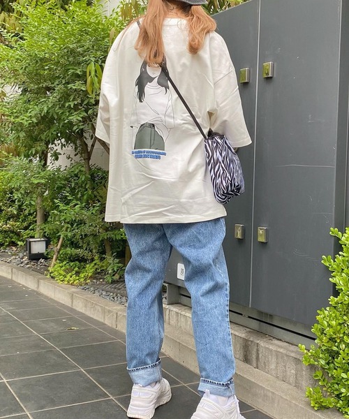 WEGO（ウィゴー）の「WEGO/ヘビーウエイト イラストロゴビッグシルエットTシャツ（Tシャツ/カットソー・メンズ・ブラック/イエロー/ブルー/サックスブルー/ホワイト/グリーン/ホワイト系その他・MEDIUM/LARGE）」の8枚目の写真