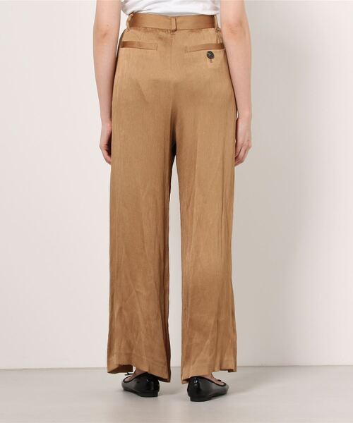 AKIRANAKA(アキラナカ)の「AKIRA NAKA(アキラナカ) CHUS FRONT SLIT PANTS(その他パンツ・レディース・ベージュ・2)」の3枚目の写真