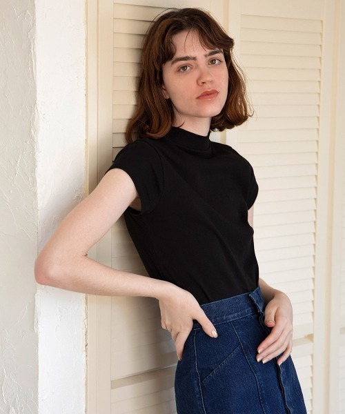 mangata(モンガータ)の「High neck tee(Tシャツ/カットソー・レディース・ホワイト/ブラック・FREE)」の2枚目の写真