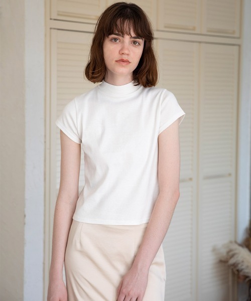 mangata(モンガータ)の「High neck tee(Tシャツ/カットソー・レディース・ホワイト/ブラック・FREE)」の3枚目の写真