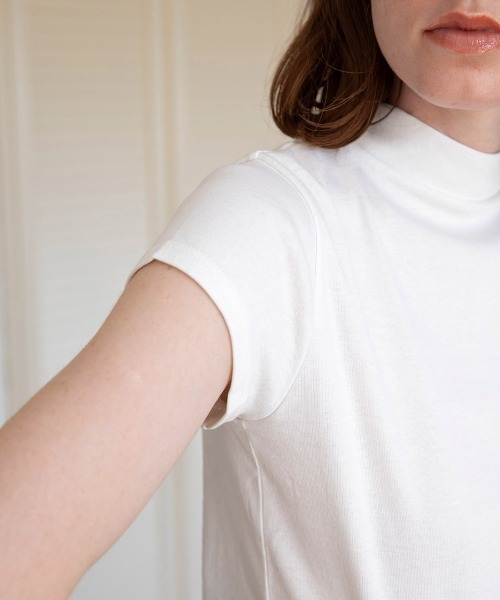 mangata(モンガータ)の「High neck tee(Tシャツ/カットソー・レディース・ホワイト/ブラック・FREE)」の8枚目の写真