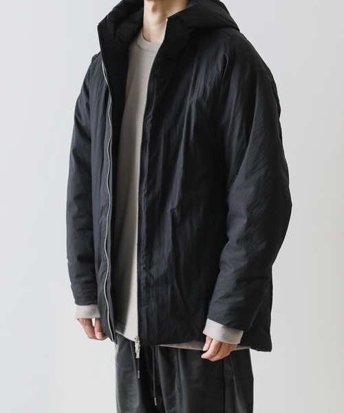 ATTACHMENT（アタッチメント）の「C/NY TYPEWRIGHTER CLOTH HOODED DOWN COAT（ダウンジャケット/コート・メンズ・ライトグレー/ブラック・2/1/3）」の7枚目の写真