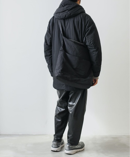 ATTACHMENT（アタッチメント）の「C/NY TYPEWRIGHTER CLOTH HOODED DOWN COAT（ダウンジャケット/コート・メンズ・ライトグレー/ブラック・2/1/3）」の15枚目の写真