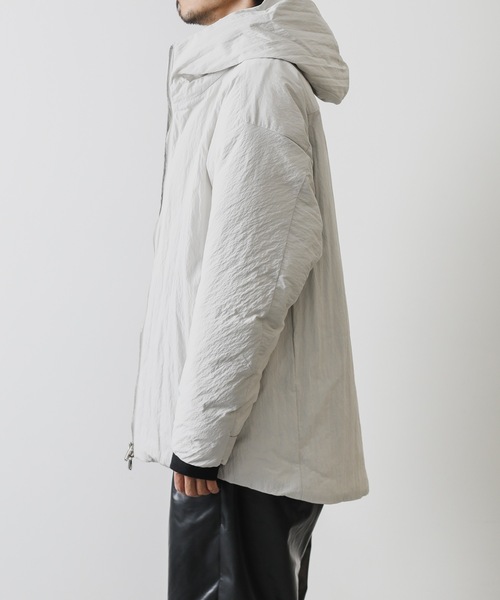 ATTACHMENT（アタッチメント）の「C/NY TYPEWRIGHTER CLOTH HOODED DOWN COAT（ダウンジャケット/コート・メンズ・ライトグレー/ブラック・2/1/3）」の18枚目の写真