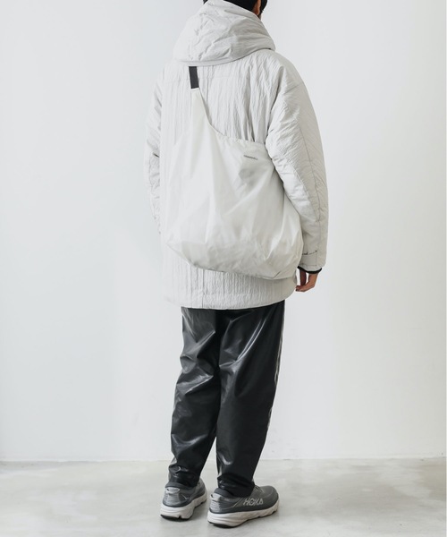 ATTACHMENT（アタッチメント）の「C/NY TYPEWRIGHTER CLOTH HOODED DOWN COAT（ダウンジャケット/コート・メンズ・ライトグレー/ブラック・2/1/3）」の21枚目の写真