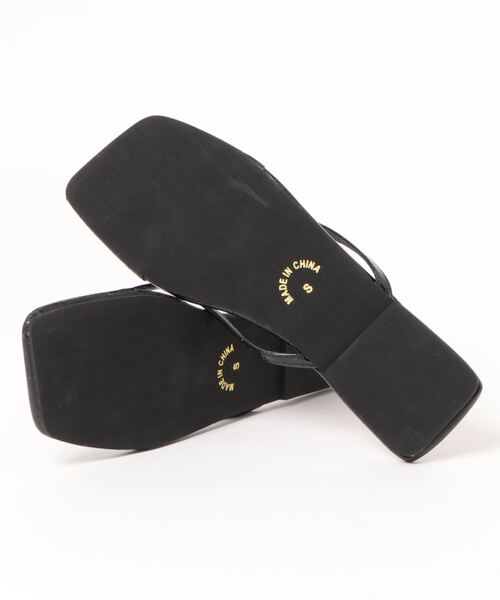 KOBE LETTUCE（コウベレタス）の「スクエアトゥトングサンダル（サンダル・レディース・ブラック系その他/ベージュ/カーキ/ベージュ系その他・LL/S/L/M）」の5枚目の写真