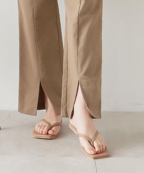 KOBE LETTUCE（コウベレタス）の「スクエアトゥトングサンダル（サンダル・レディース・ブラック系その他/ベージュ/カーキ/ベージュ系その他・LL/S/L/M）」の3枚目の写真