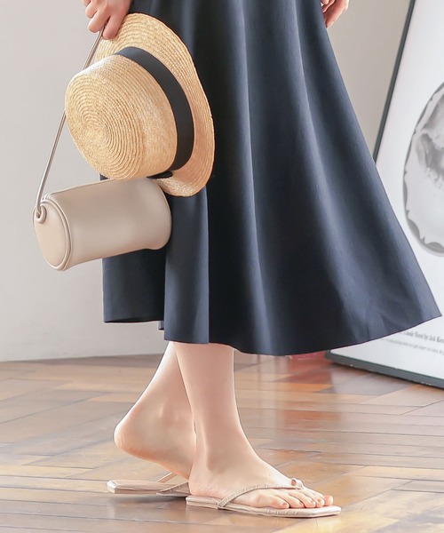 KOBE LETTUCE（コウベレタス）の「スクエアトゥトングサンダル（サンダル・レディース・ブラック系その他/ベージュ/カーキ/ベージュ系その他・LL/S/L/M）」の8枚目の写真