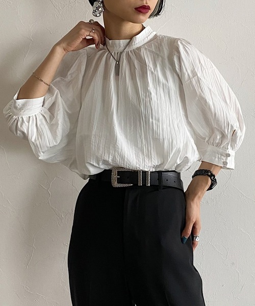 PAGEBOY（ページボーイ）の「ボリュームスリーブブラウス2（シャツ/ブラウス・レディース・オフホワイト/ブラック/ブラウン系その他/ベージュ系その他/オリーブ・FREE）」の2枚目の写真