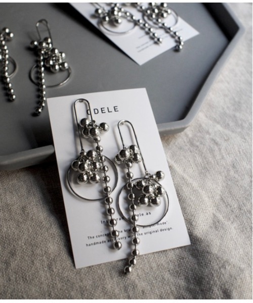 tone（トーン）の「【ODELE】waterfall(MA)（ピアス（両耳用）・レディース・シルバー・FREE）」の3枚目の写真