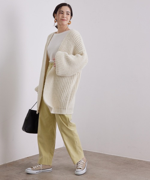 SALON adam et rope'（サロン アダム エ ロペ）の「<春まで使える>ローゲージ袖ボリュームニットカーディガン（カーディガン/ボレロ・レディース・チャコールグレー/ブラウン/オフホワイト・FREE）」の10枚目の写真