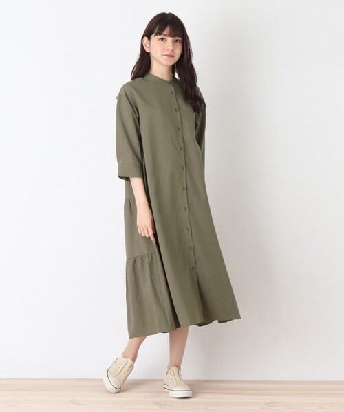 DRESKIP（ドレスキップ）の「◆バックティアードロングワンピース（ワンピース・レディース・カーキ/ライトベージュ/ネイビー・02/03/04）」の2枚目の写真