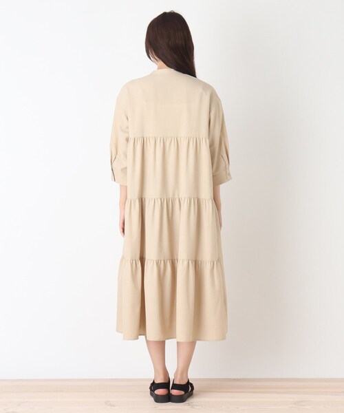 DRESKIP（ドレスキップ）の「◆バックティアードロングワンピース（ワンピース・レディース・カーキ/ライトベージュ/ネイビー・02/03/04）」の4枚目の写真