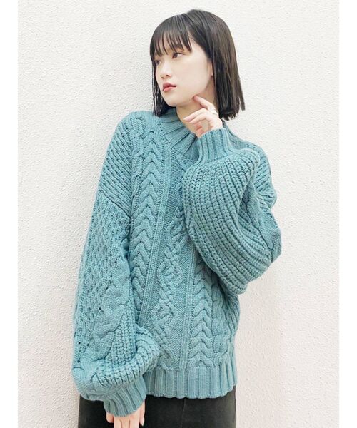 MURUA(ムルーア)の「ボンバーケーブルニット(ニット/セーター・レディース・ブラック/ブラウン/ブルー/アイボリー/モカ・FREE)」の13枚目の写真