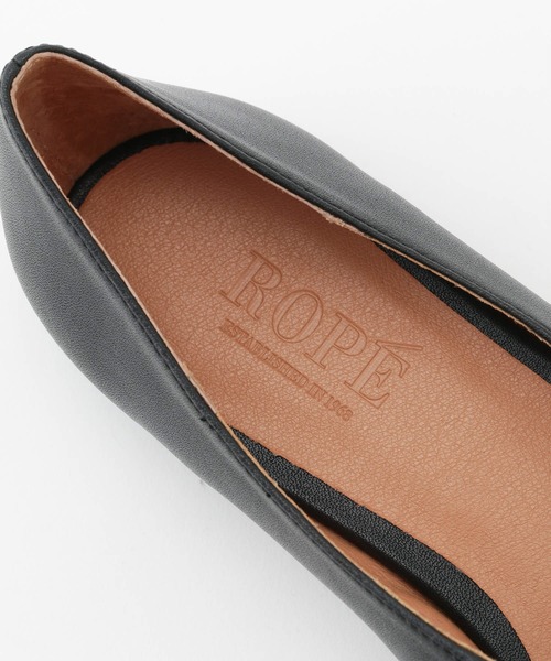 ROPE'（ロペ）の「ソフトスクエアカッターシューズ（パンプス・レディース・ホワイト/ブラック/パープル系その他・36/37/36.5/37.5/35.5）」の5枚目の写真