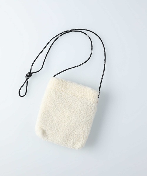 Lee（リー）の「【Lee】ボアロゴミニショルダーバッグ（ショルダーバッグ・レディース・キナリ/ダークグレー・ONE SIZE）」の7枚目の写真