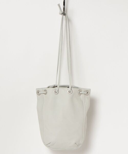 hobo（ホーボー）の「【hobo / ホーボー】DRAWSTRING POUCH COW LEATHER（ハンドバッグ・メンズ・ブラック/ホワイト・FREE）」の11枚目の写真