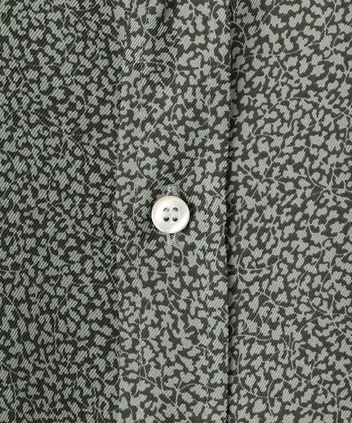 SOULEIADO（ソレイアード）の「シルクプリント オーバーサイズシャツ（シャツ/ブラウス・メンズ・ブラック系その他/グリーン系その他3/グレー系その他/ブルー系その他4/グリーン系その他2・5/6）」の6枚目の写真