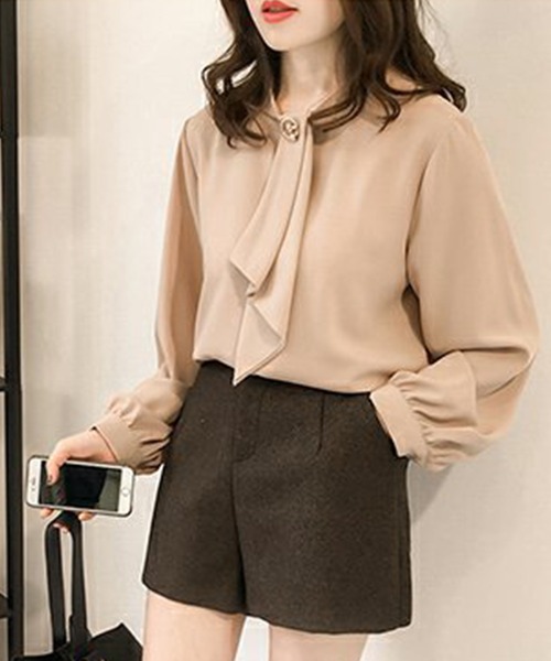 Felt-Maglietta（フェルトマリエッタ）の「ゆったりパフスリーブボウタイブラウス（シャツ/ブラウス・レディース・ベージュ/ブラック/ホワイト/ネイビー/ブラウン/ダークグリーン/ボルドー/ライトベージュ/ブルー/グレイッシュベージュ・FREE）」の5枚目の写真