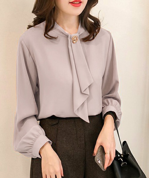 Felt-Maglietta（フェルトマリエッタ）の「ゆったりパフスリーブボウタイブラウス（シャツ/ブラウス・レディース・ベージュ/ブラック/ホワイト/ネイビー/ブラウン/ダークグリーン/ボルドー/ライトベージュ/ブルー/グレイッシュベージュ・FREE）」の6枚目の写真