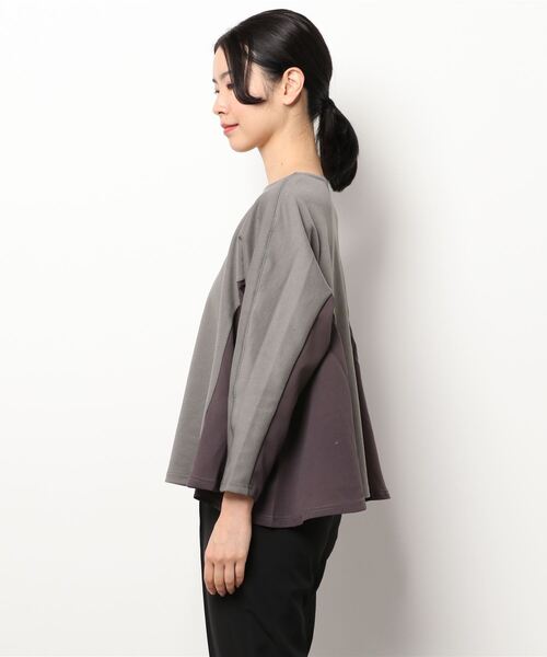 NICOLE white(ニコルホワイト)の「サイド異素材使いフレアーTEE(Tシャツ/カットソー・レディース・ブラック/グレー/オフホワイト・FREE)」の5枚目の写真