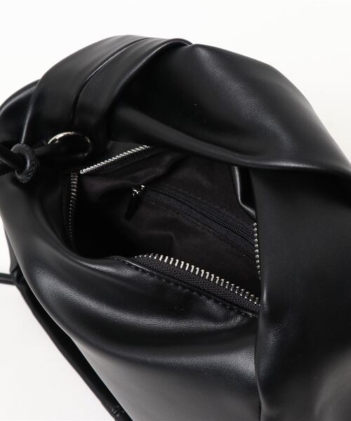 prose verse(プロズヴェール)の「2WAYスクエアショルダーバッグ(ショルダーバッグ・レディース・オフホワイト/ブラック/グリーン・フリ-)」の17枚目の写真