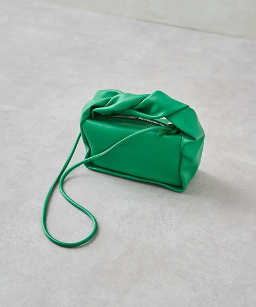 prose verse(プロズヴェール)の「2WAYスクエアショルダーバッグ(ショルダーバッグ・レディース・オフホワイト/ブラック/グリーン・フリ-)」の3枚目の写真