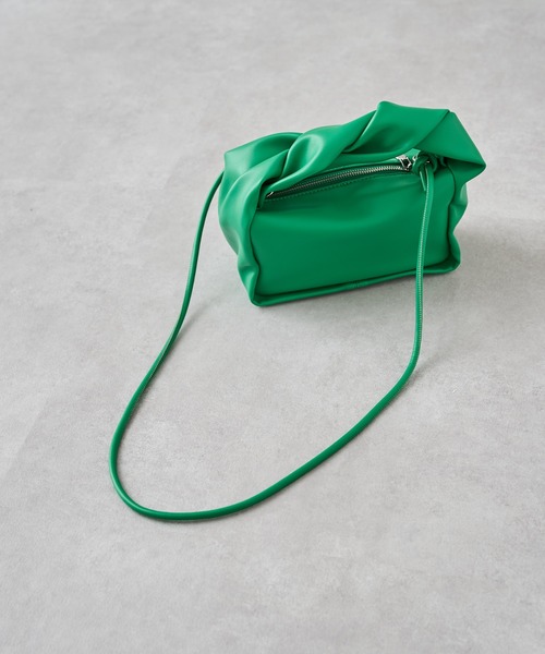 prose verse(プロズヴェール)の「2WAYスクエアショルダーバッグ(ショルダーバッグ・レディース・オフホワイト/ブラック/グリーン・フリ-)」の4枚目の写真