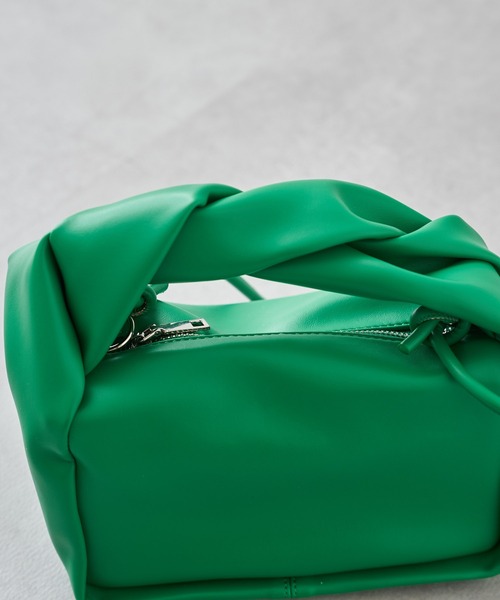 prose verse(プロズヴェール)の「2WAYスクエアショルダーバッグ(ショルダーバッグ・レディース・オフホワイト/ブラック/グリーン・フリ-)」の6枚目の写真