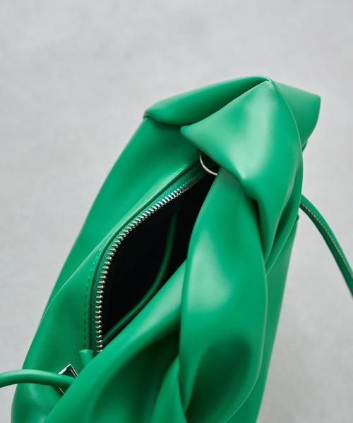 prose verse(プロズヴェール)の「2WAYスクエアショルダーバッグ(ショルダーバッグ・レディース・オフホワイト/ブラック/グリーン・フリ-)」の7枚目の写真