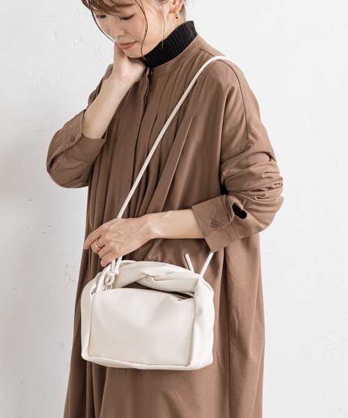 prose verse(プロズヴェール)の「2WAYスクエアショルダーバッグ(ショルダーバッグ・レディース・オフホワイト/ブラック/グリーン・フリ-)」の11枚目の写真