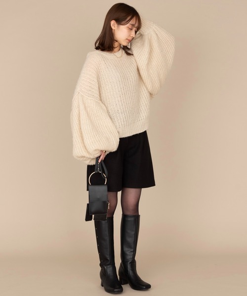 NEUNA（ヌナ）の「ニュアンスカラーモヘアライクボリュームスリーブニット（ニット/セーター・レディース・ブラック/グリーン/アイボリー・FREE）」の7枚目の写真